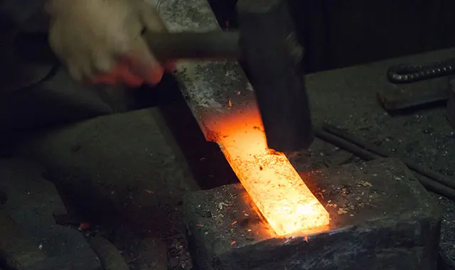 1％の左官職人が使う鏝の世界