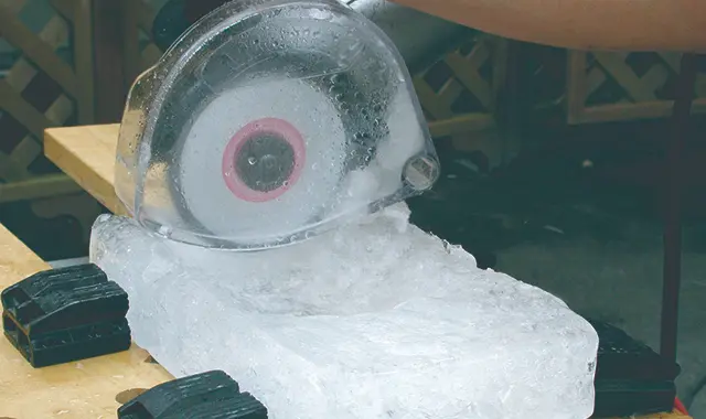 氷の荒削り