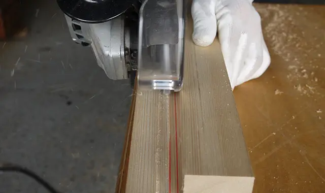 正確な溝切加工