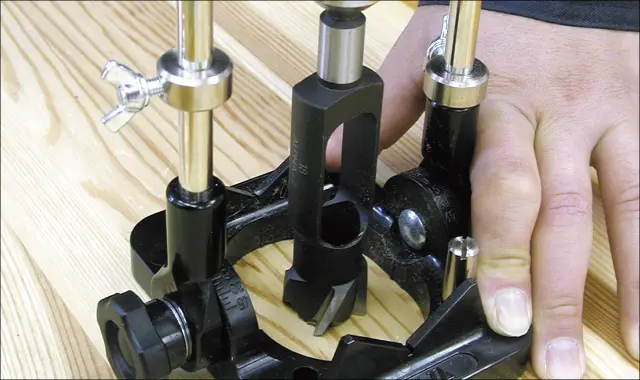 埋木(木栓）作り