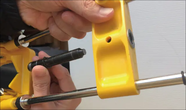 主軸付チャックを抜く